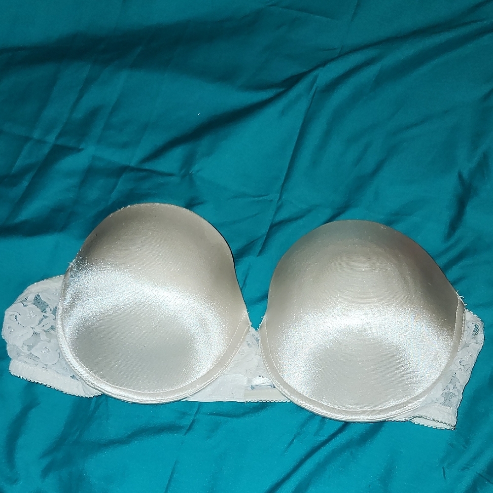 Secret Treasures Cream Satin Vintage Strapless Lace Bra